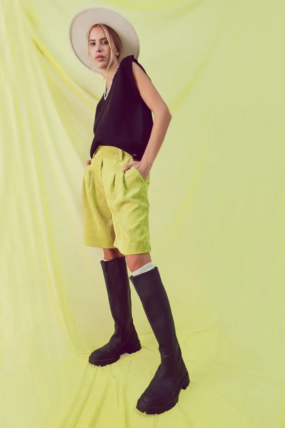 Short long coupe en velours côtelé lime - Pantalons