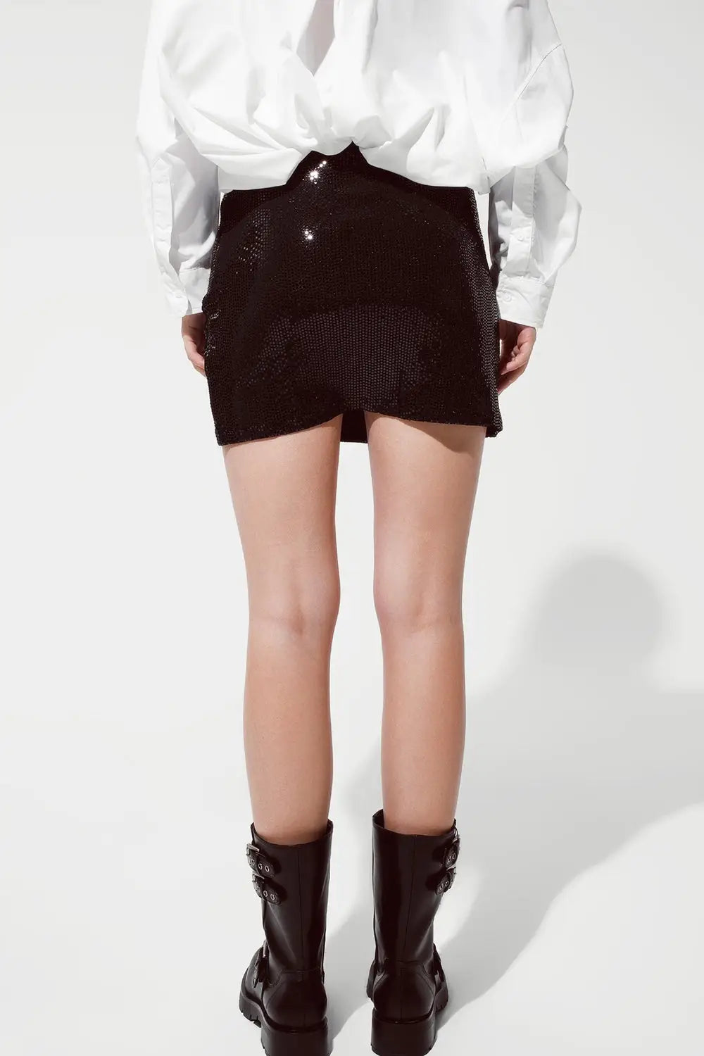 Short mini skirt with glitter and slit in black - Skirts