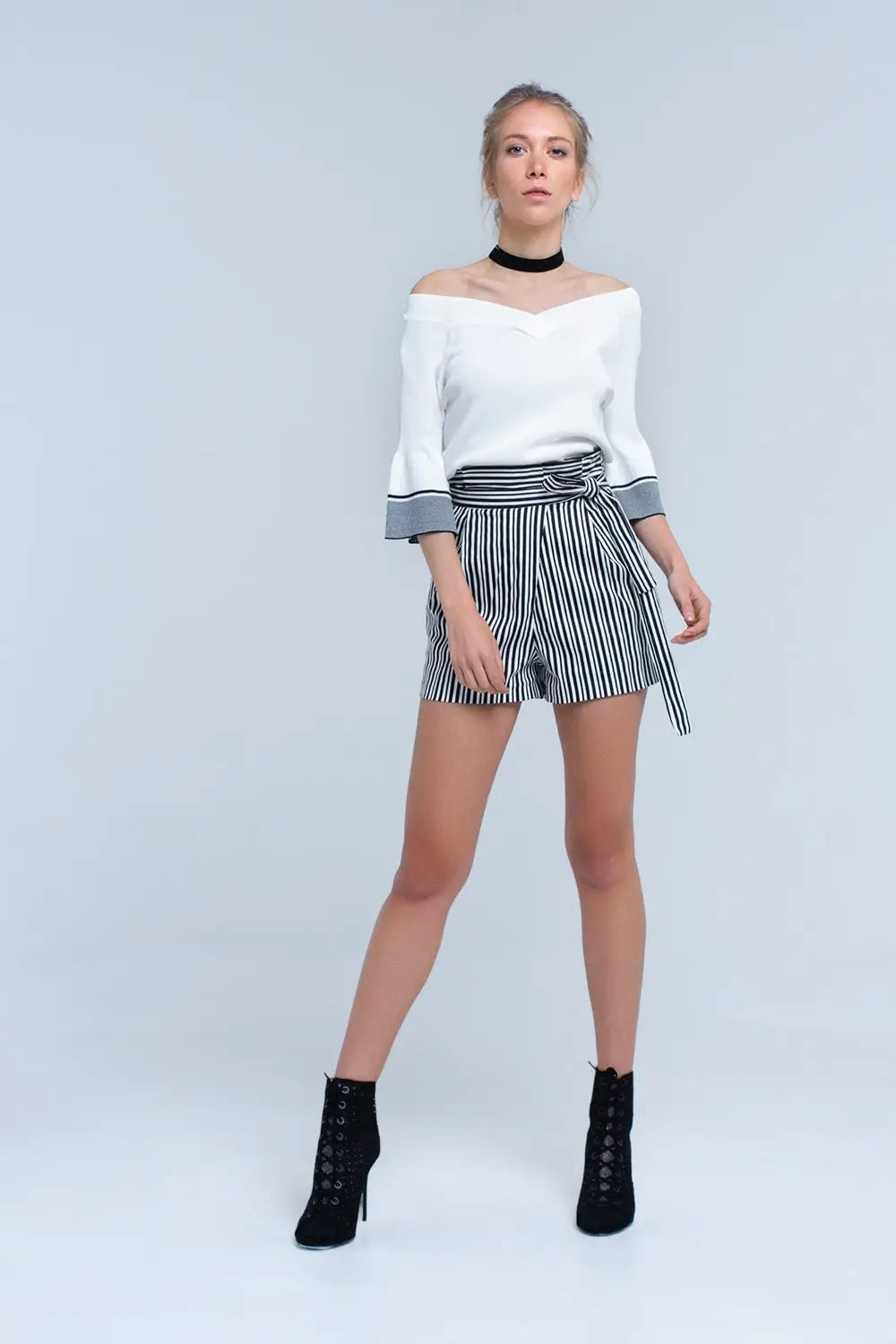 Short rayé noir avec taille haute - Pantalons