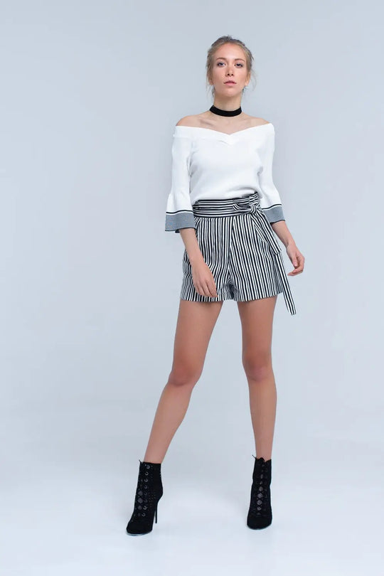 Short rayé noir avec taille haute - Pantalons