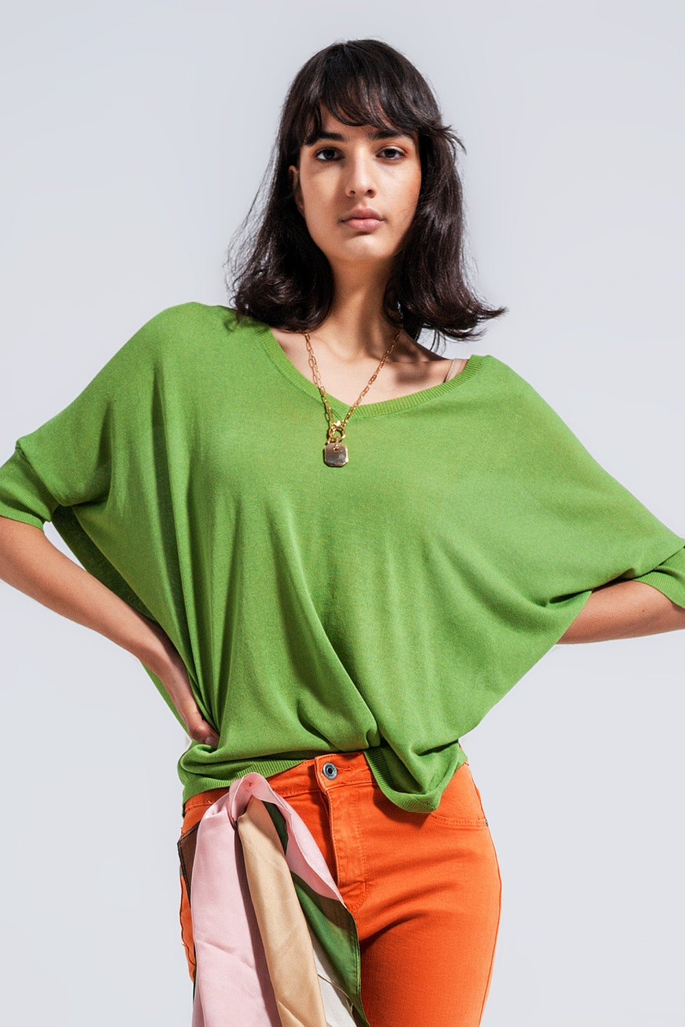 Short sleeve sweater in v neck in green