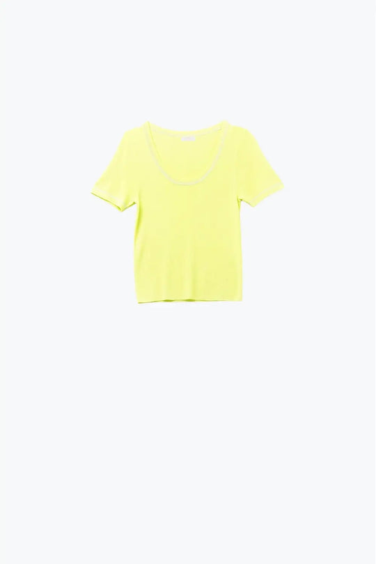 Q2 Short Sleeve sweater In yellow With Silver Seam at Round Neck