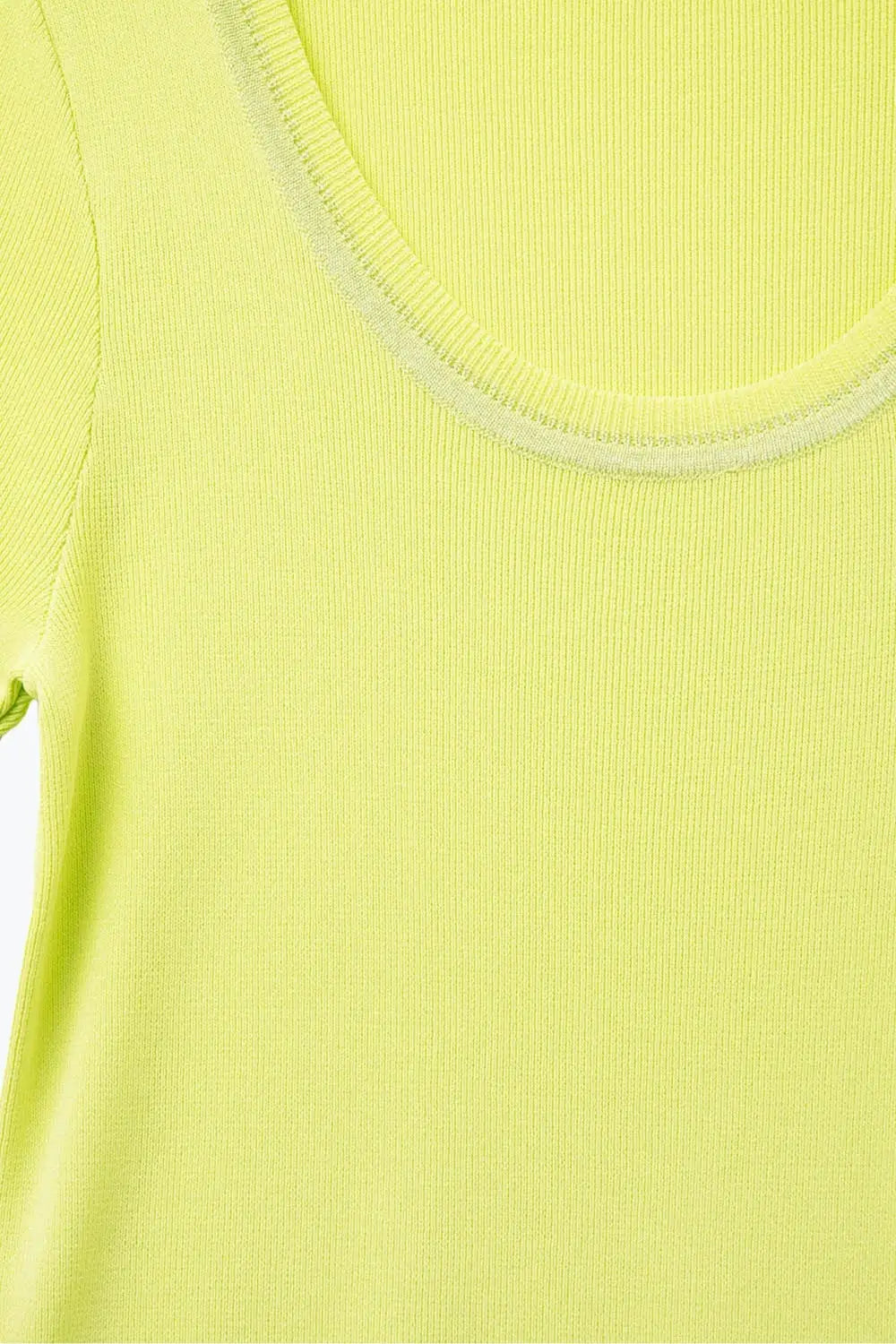 Short Sleeve sweater In yellow With Silver Seam at Round Neck - One Size / Green - Sweaters