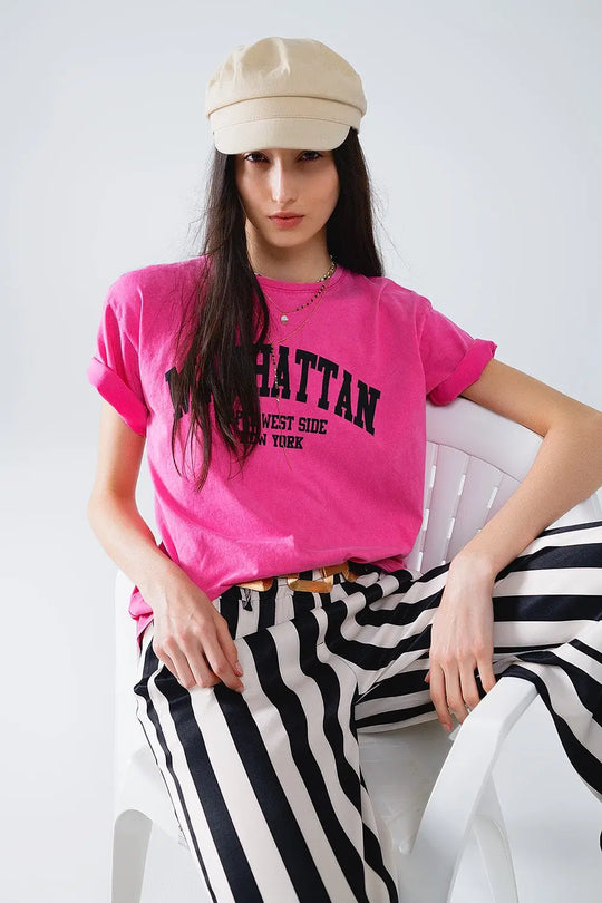 Q2 Short Sleeve T-shirt With Graphic Text Manhattan In Pink