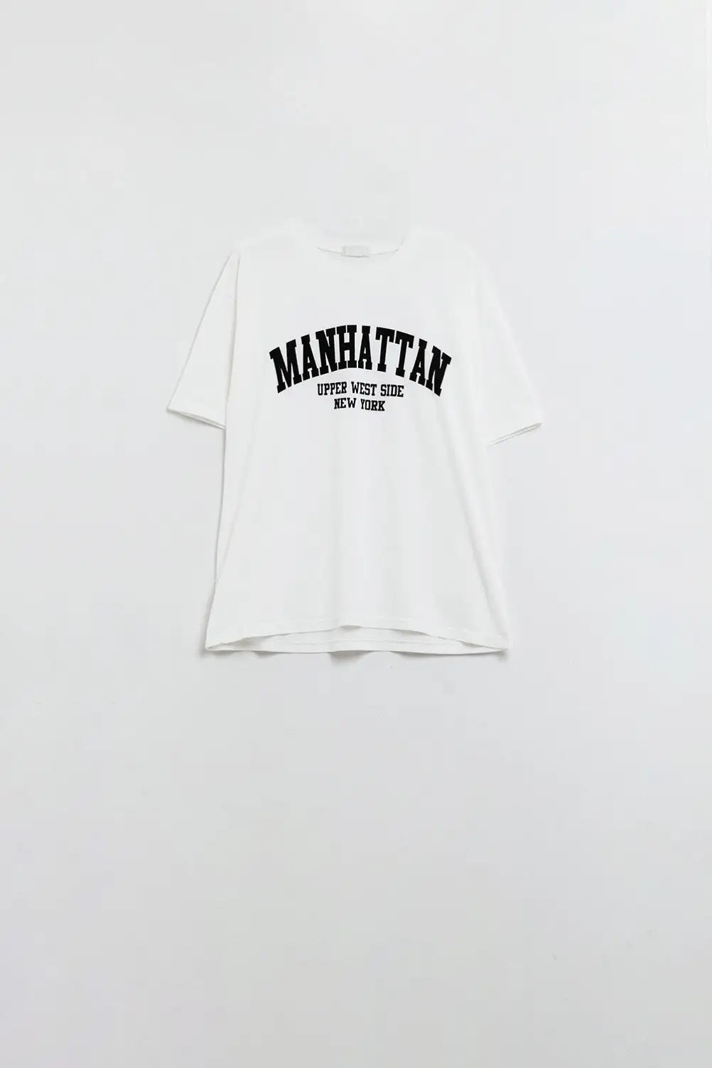 Q2 Short Sleeve T-shirt With Graphic Text Manhattan In White