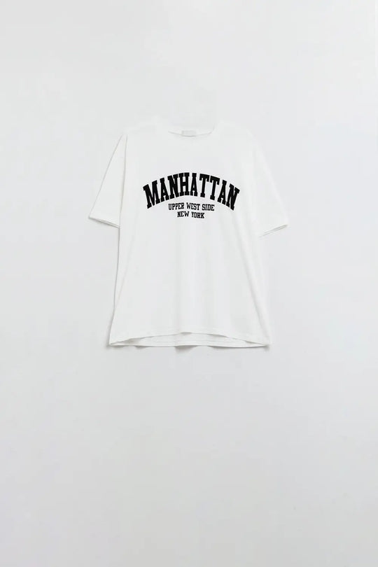 Q2 Short Sleeve T-shirt With Graphic Text Manhattan In White