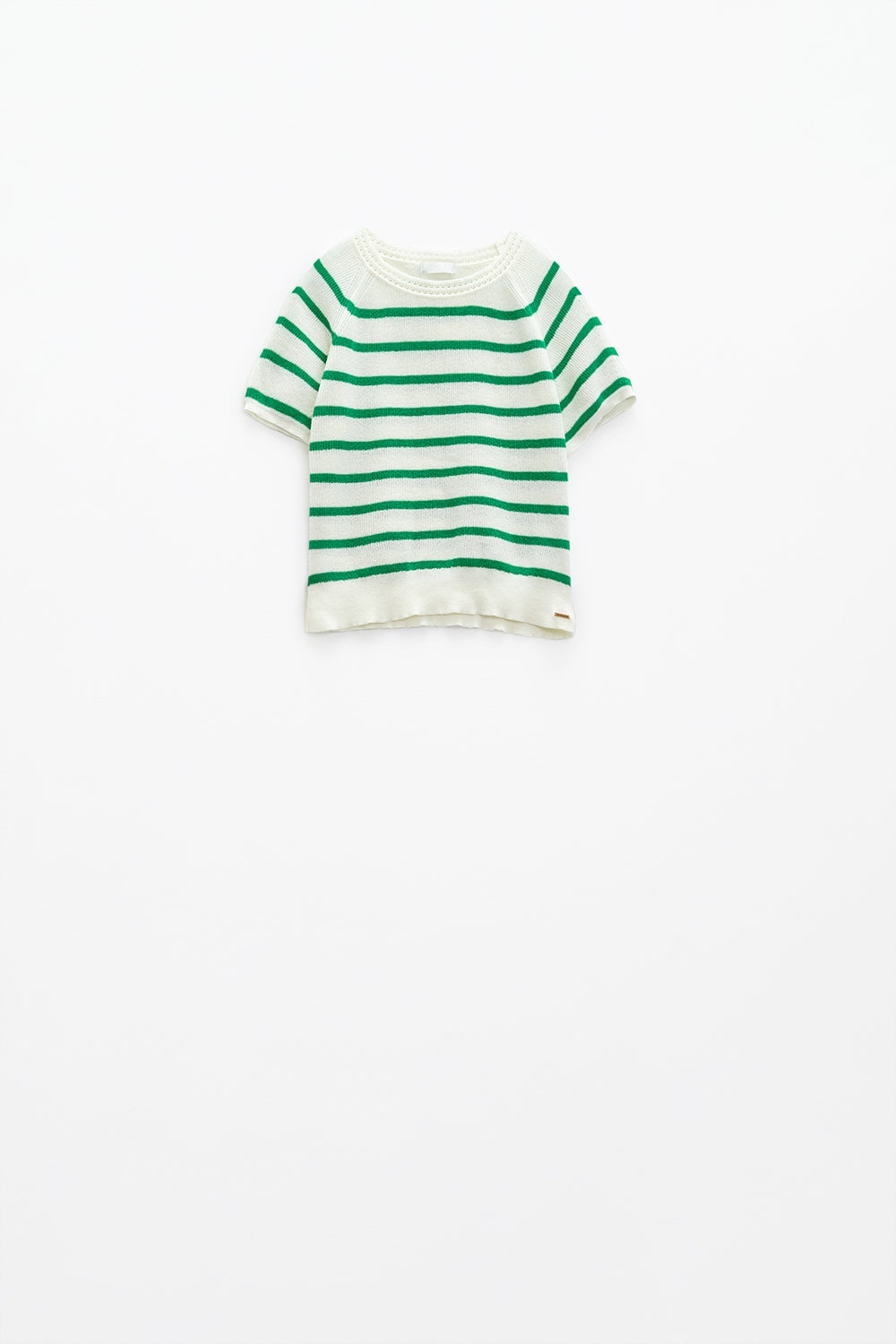 Short sleeves white knit sweater with green stripes