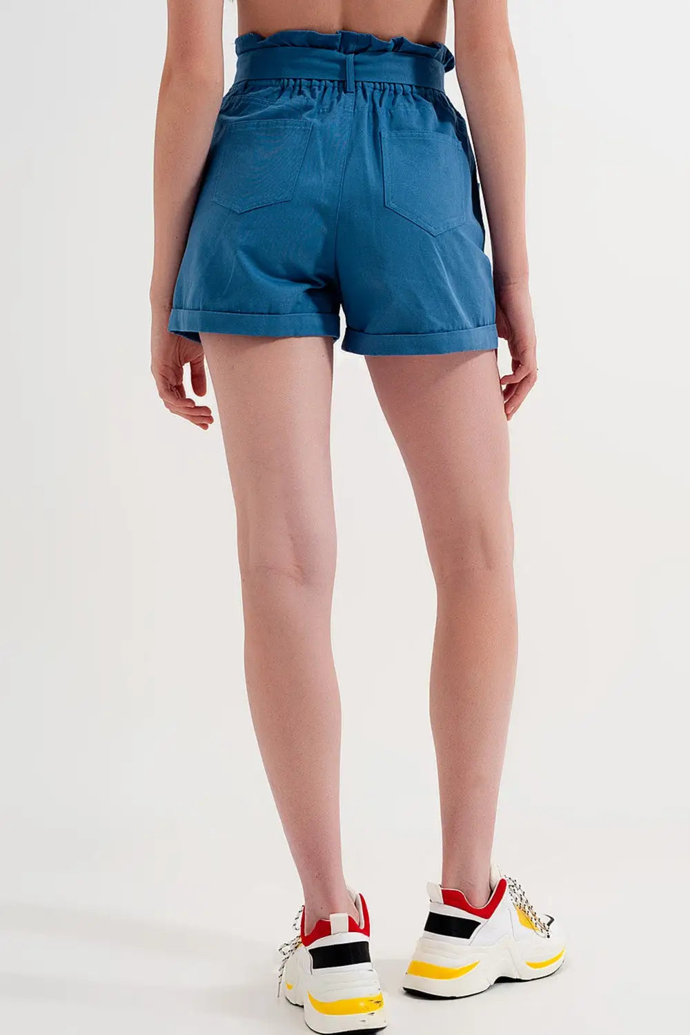 Shorts with belted waist in blue - Pants