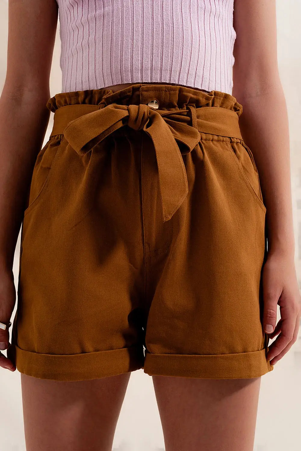 Shorts with belted waist in camel - Pants