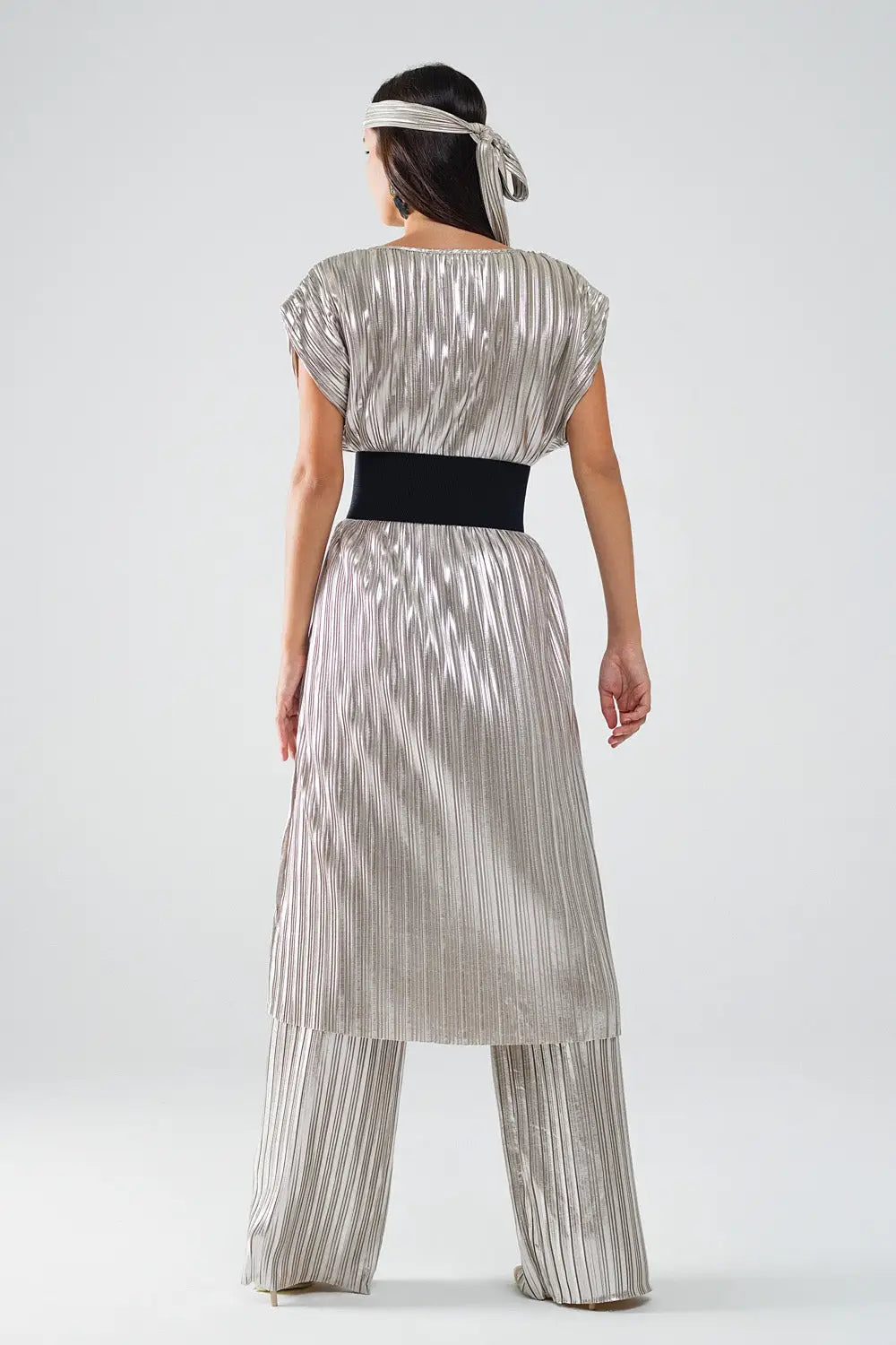 Silver Pleated Dress With Belt And Short Sleeves - Dresses