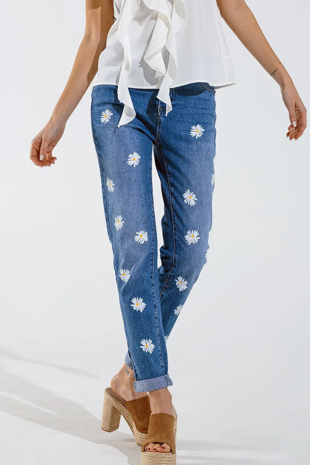 Skinny Jeans With Printed White Daisys In Mid Wash - Jeans