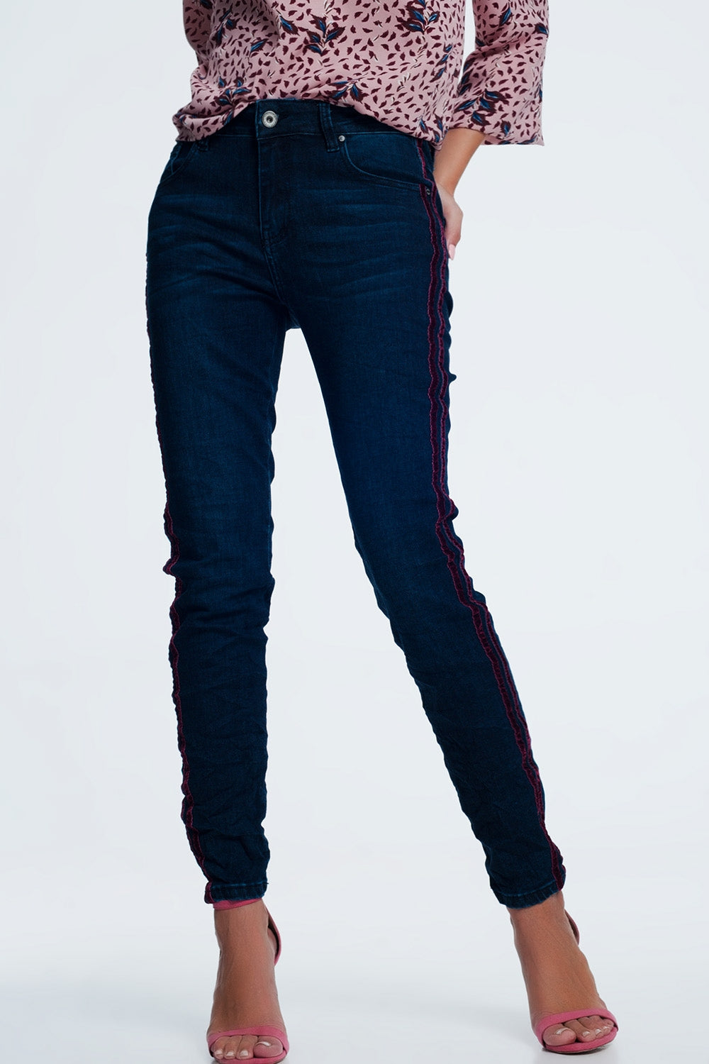 skinny jeans with sports red stripes