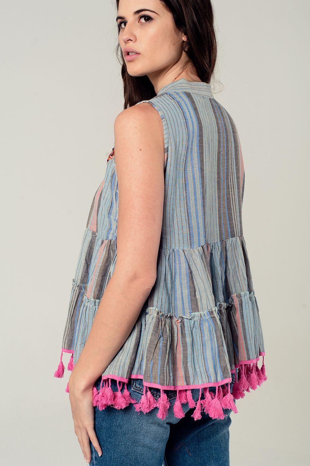 Sleeveless blouse with tassels and embroidery in grey