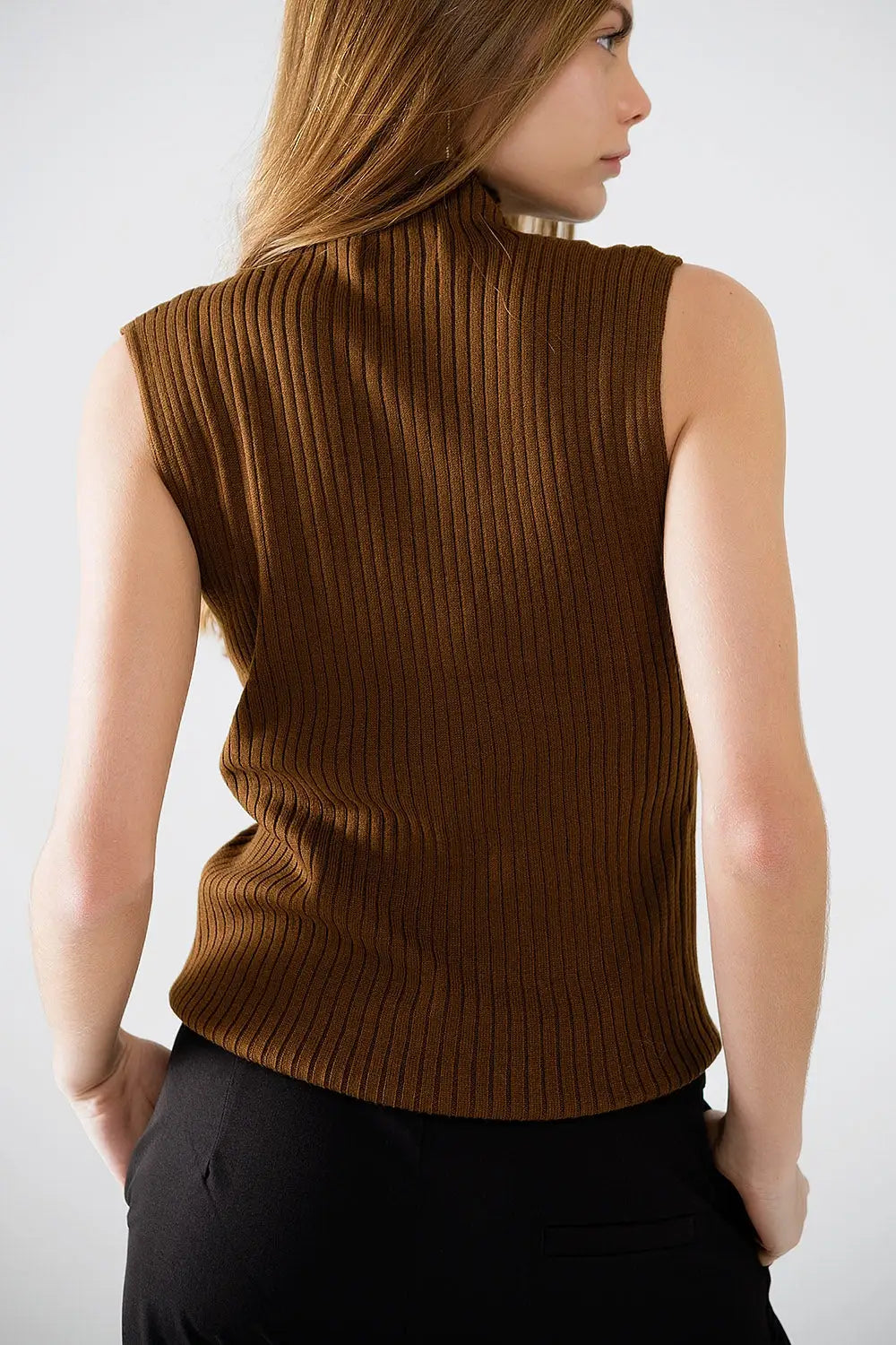 Sleeveless fine knit wool sweater in brown - Sweaters