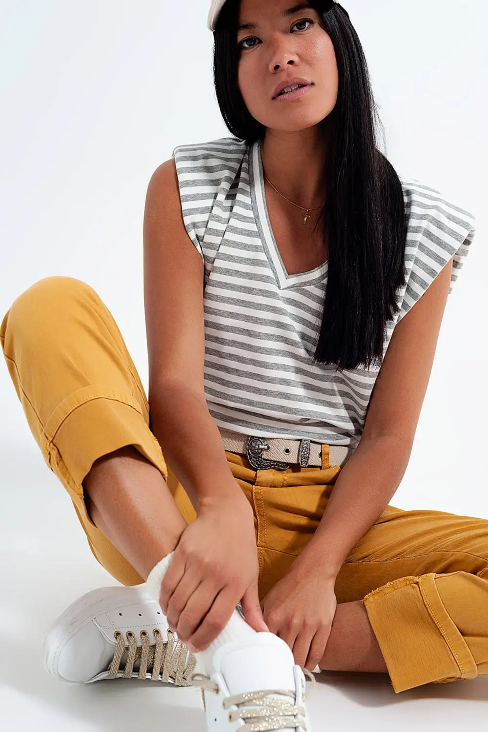 Sleeveless t shirt with shoulder pad in gray stripe - Tops