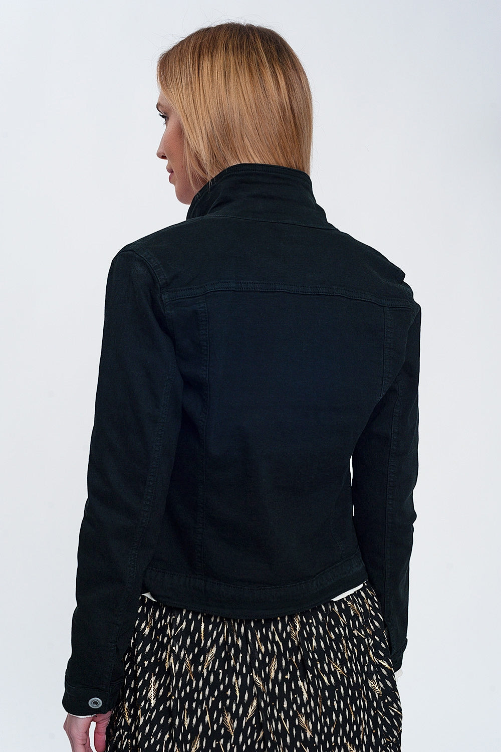 Slim denim trucker jacket in black