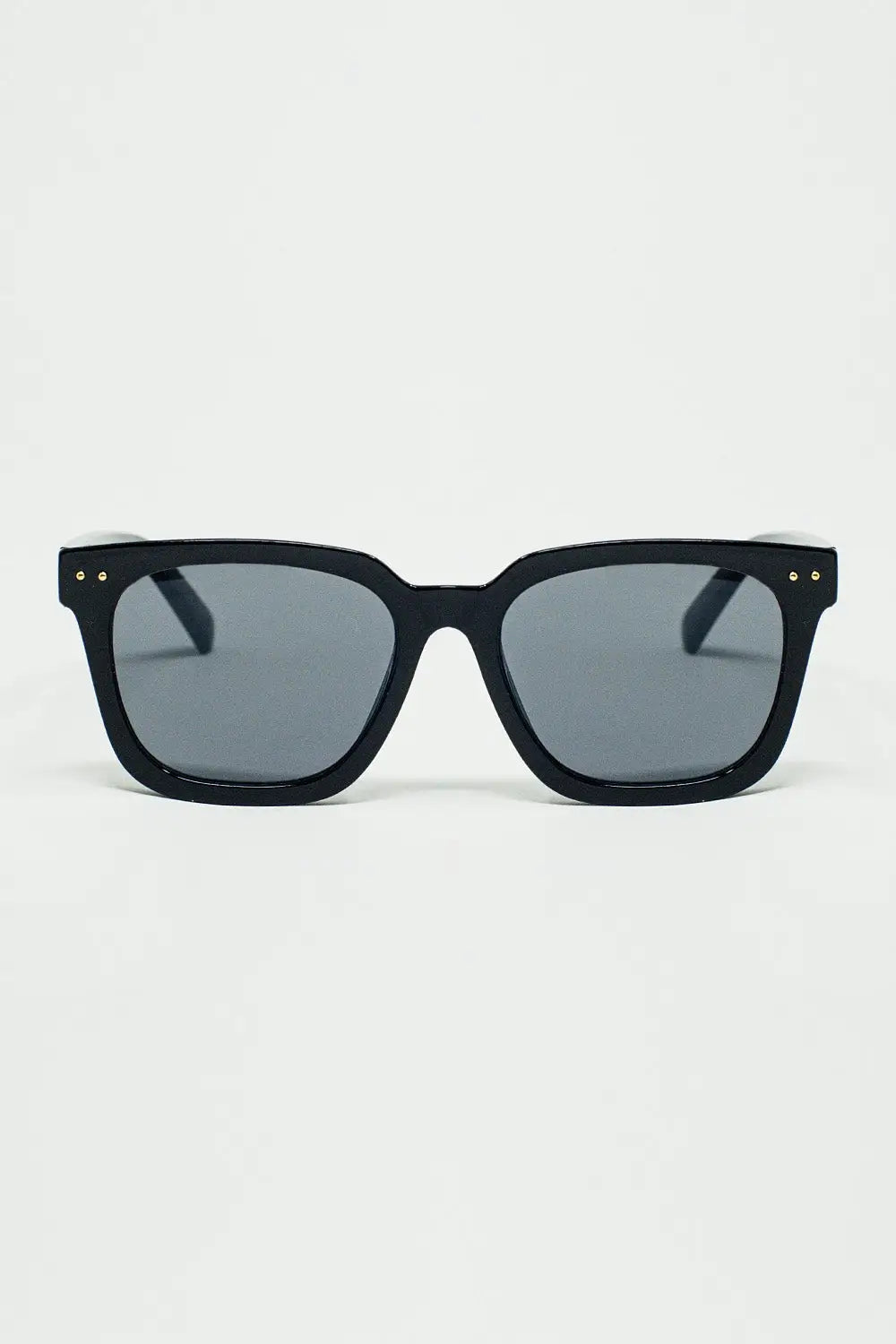 Q2 square bevel frame sunglasses in black