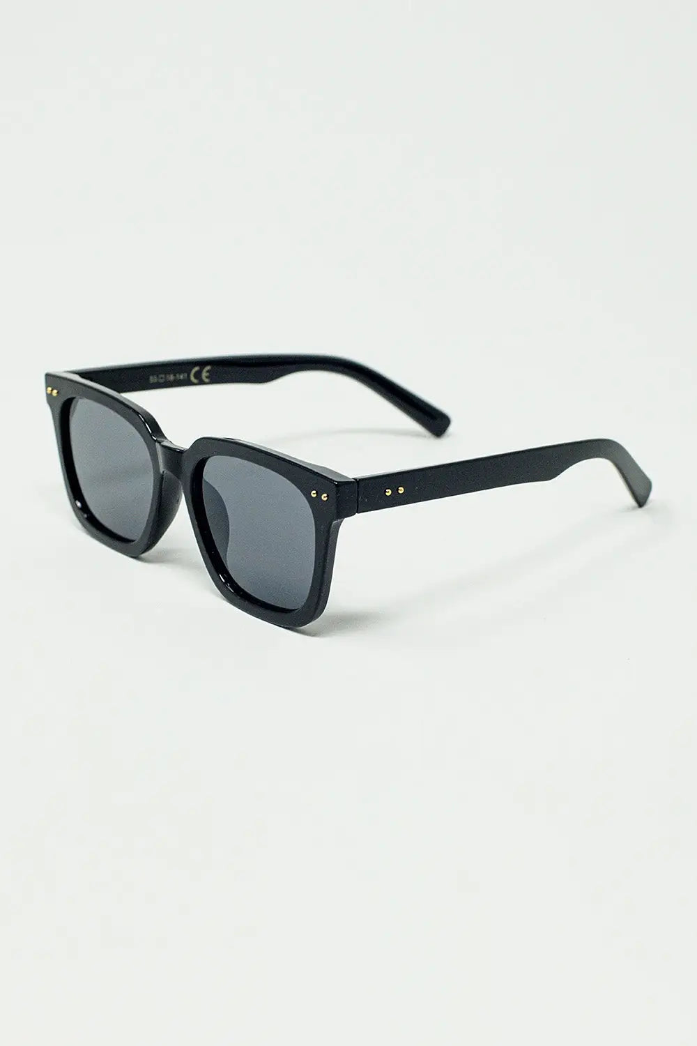 square bevel frame sunglasses in black - One Size / Black