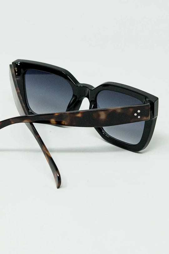 Square sunglasses with animal print on the side - One Size / Black