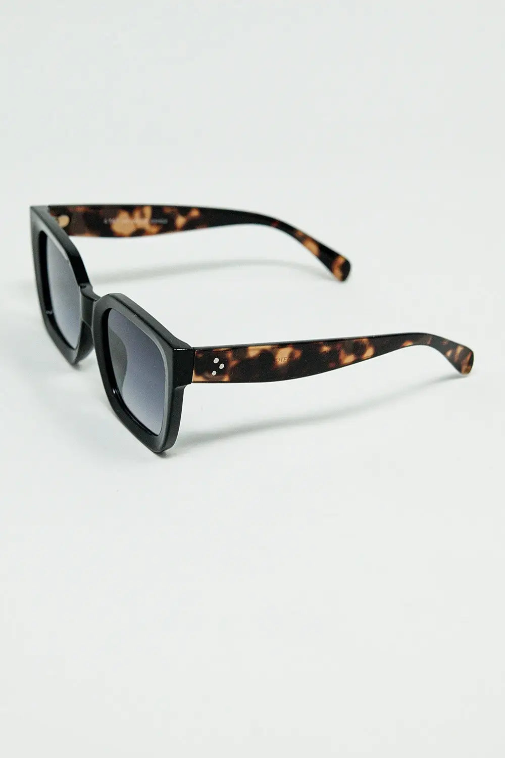 Square sunglasses with animal print on the side - One Size / Black
