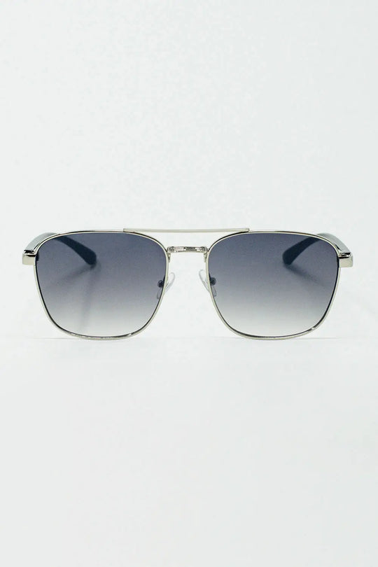 Q2 Squared Metal Sunglasses in Gray Smoke Lens