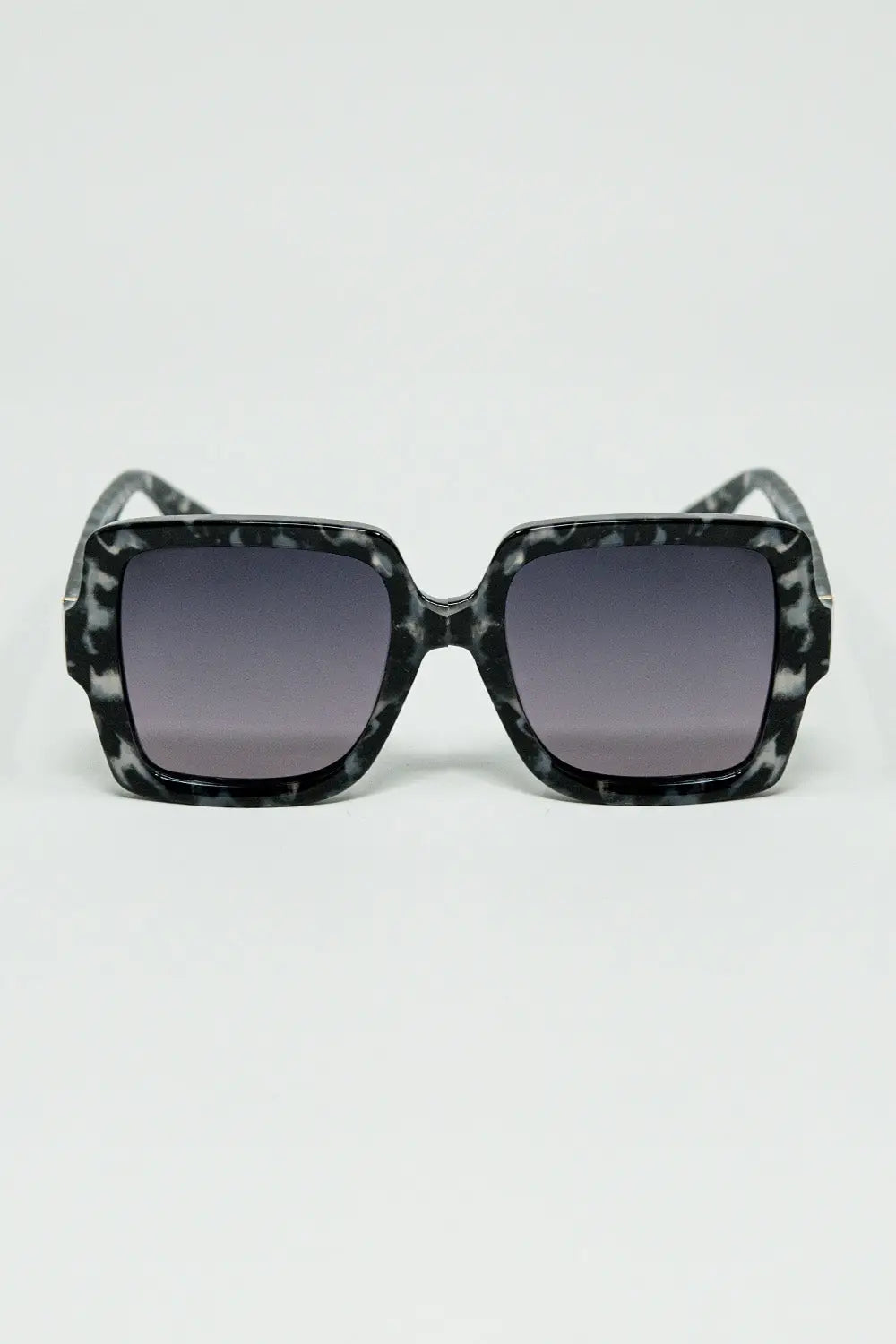 Q2 Squared Sunglasses In Black and White Grey Spot Details