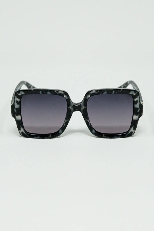Q2 Squared Sunglasses In Black and White Grey Spot Details