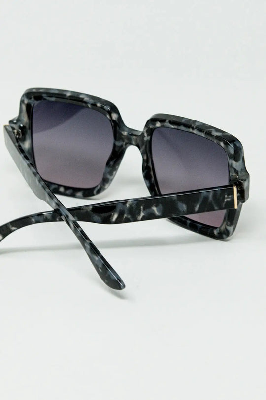 Squared Sunglasses In Black and White Grey Spot Details - One Size / Grey