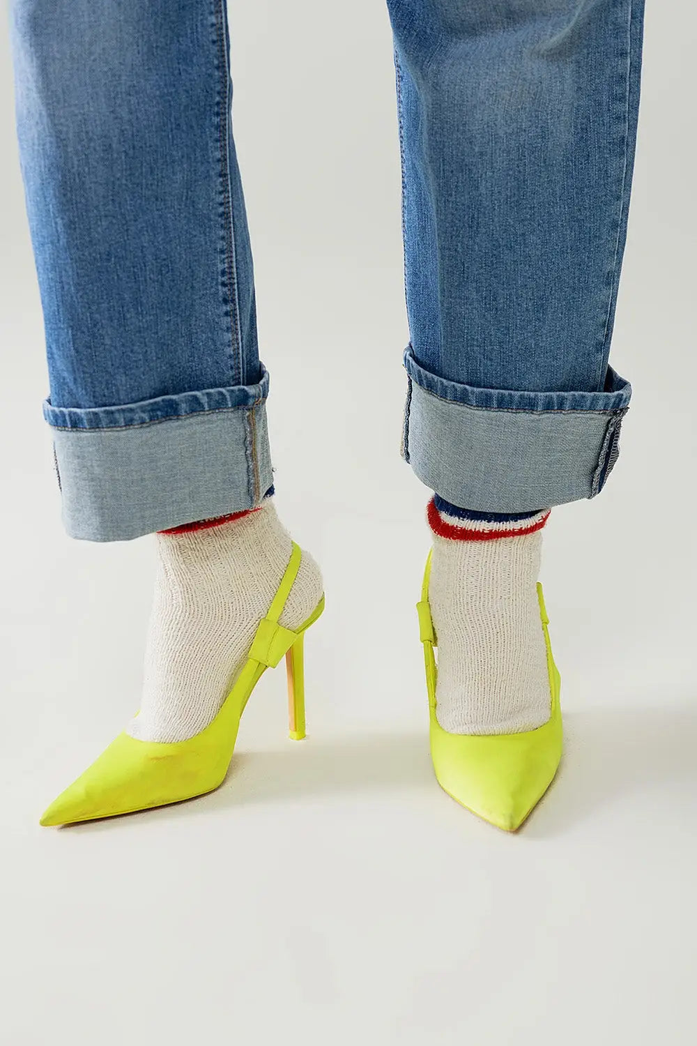 Straight Fit Cuffed Jeans with Mid Wash - Jeans