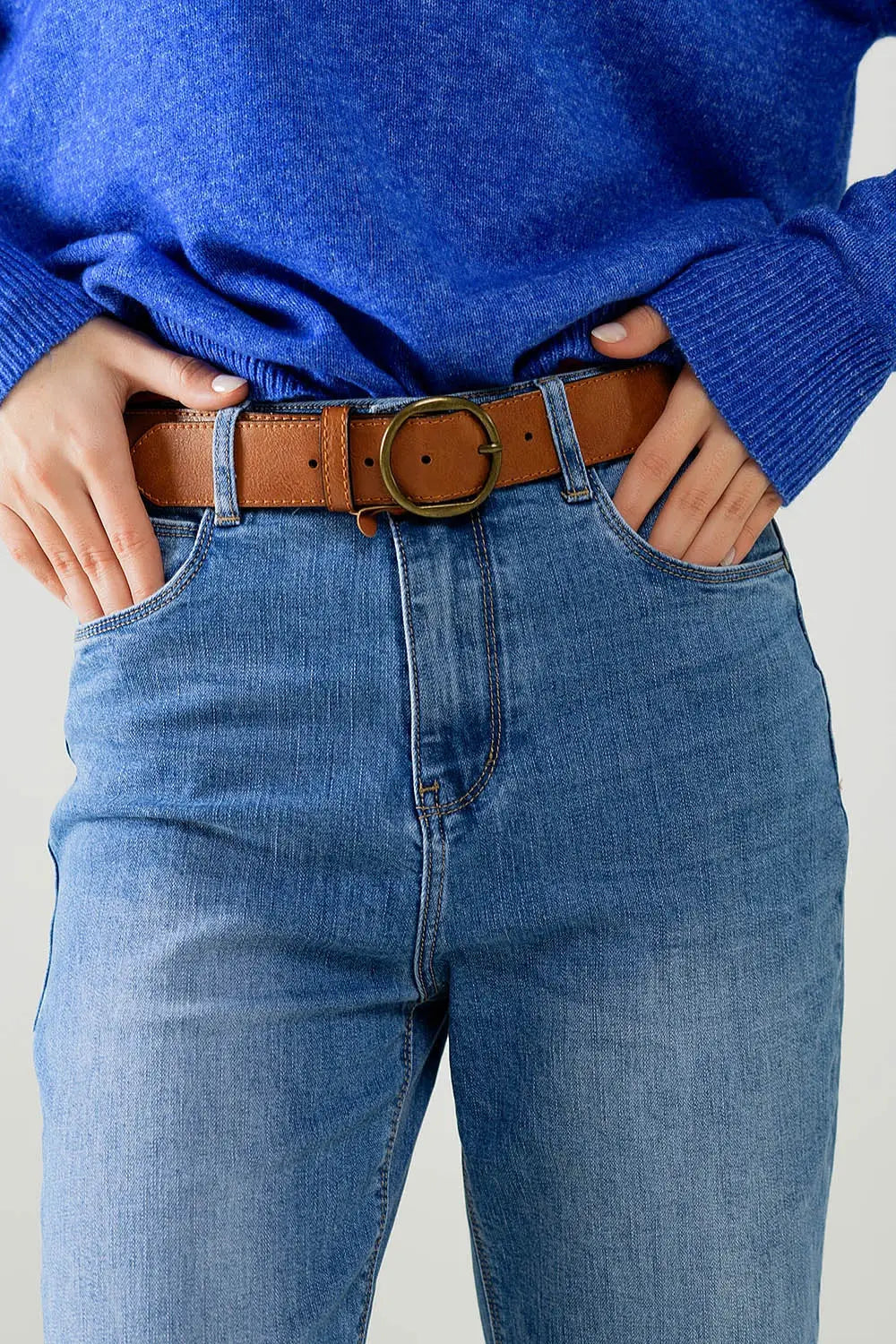 Straight Fit Cuffed Jeans with Mid Wash - Jeans