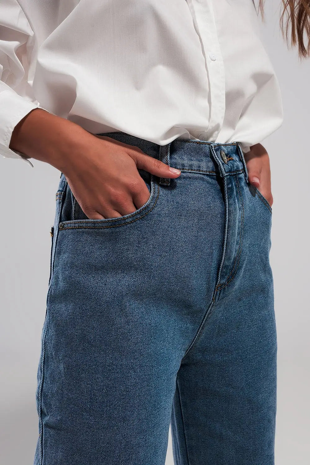 Straight jean in mid blue - Jeans