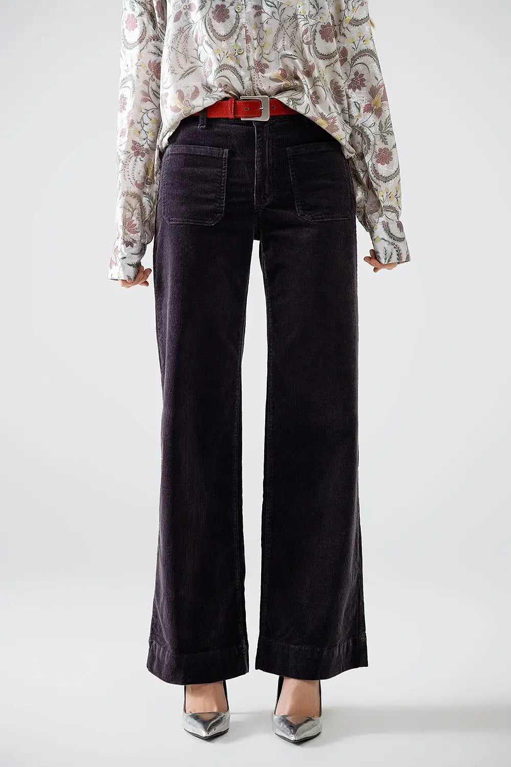 Q2 Straight Leg Corduroy Jeans in black with pockets