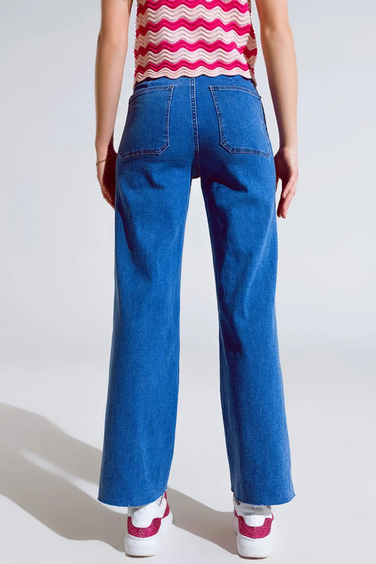 Straight Leg Jeans With Front Pockets Detail in Mid Wash - Jeans