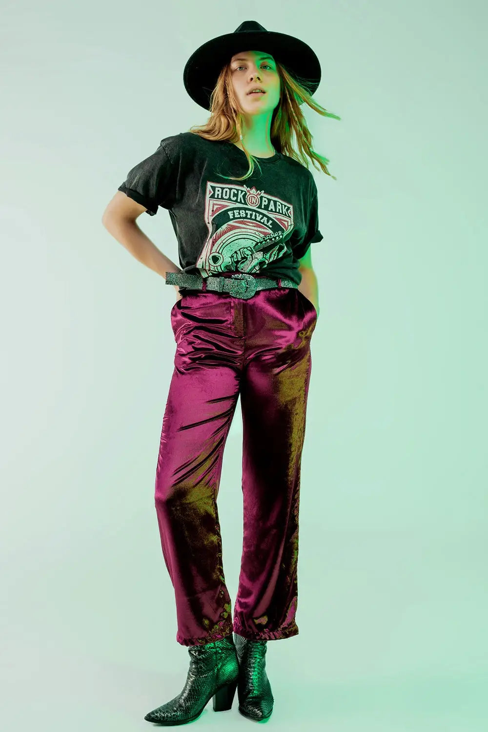 Straight leg velvet pants in purple - Pants