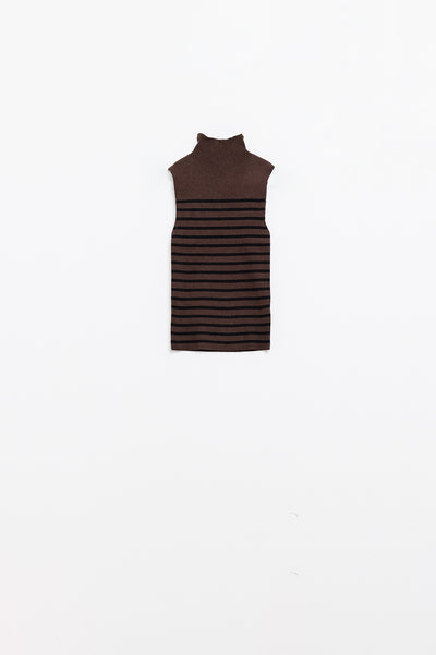 Q2 Striped high neck sweater In brown