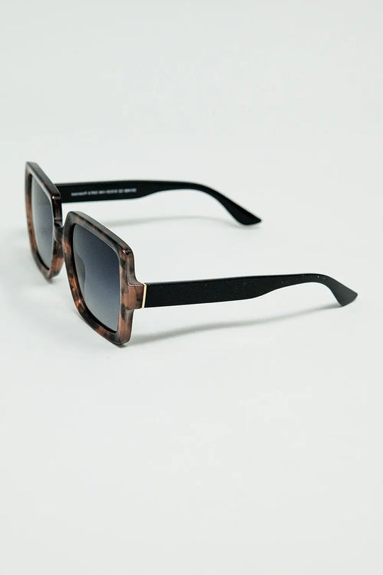 Sunglasses with a brown print frame and black temples - One Size / Brown