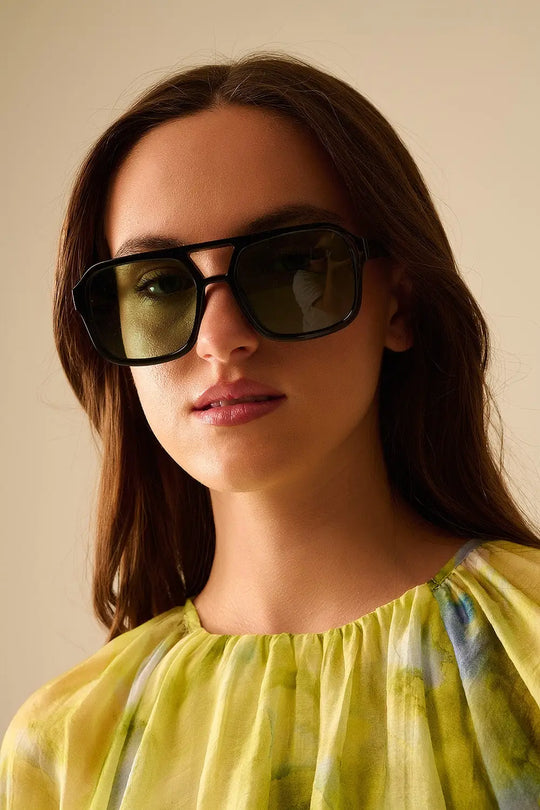 Sunglasses with black frames and green lenses - One Size / Green