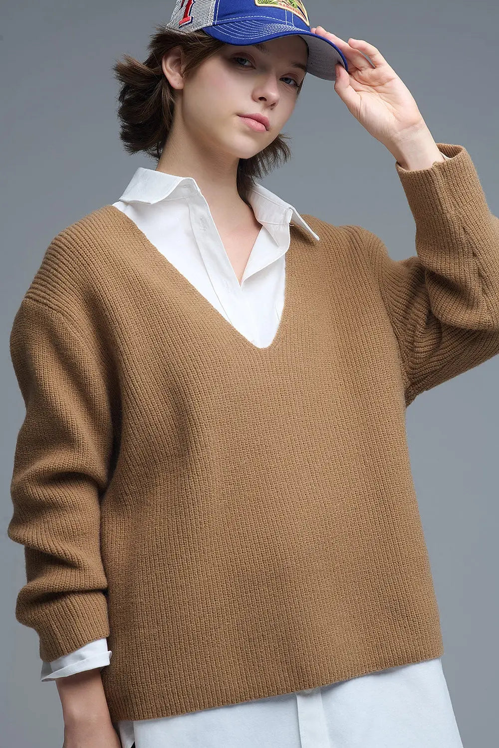 Super oversized Thin V-neck Sweater in Camel - One Size / Brown - Sweaters