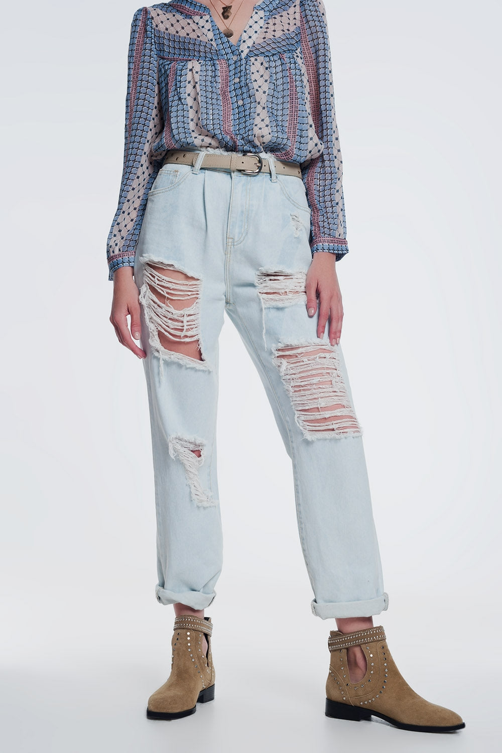 Q2 super ripped boyfriend jeans in light blue