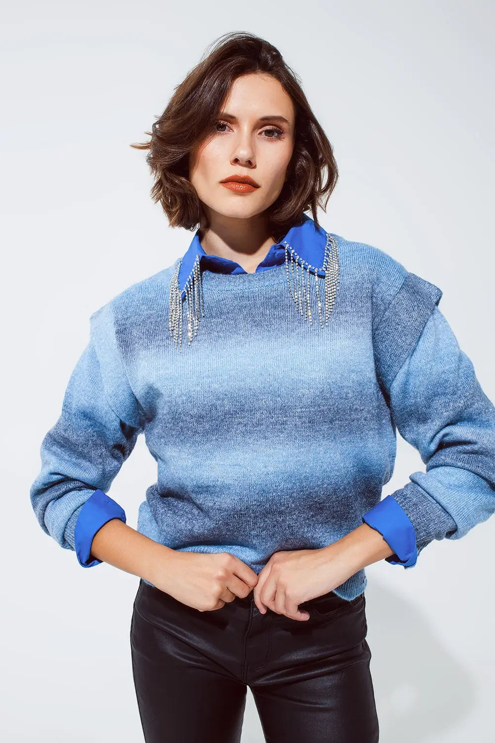 Q2 Sweater in ombre design blue with round neck and sleeve details