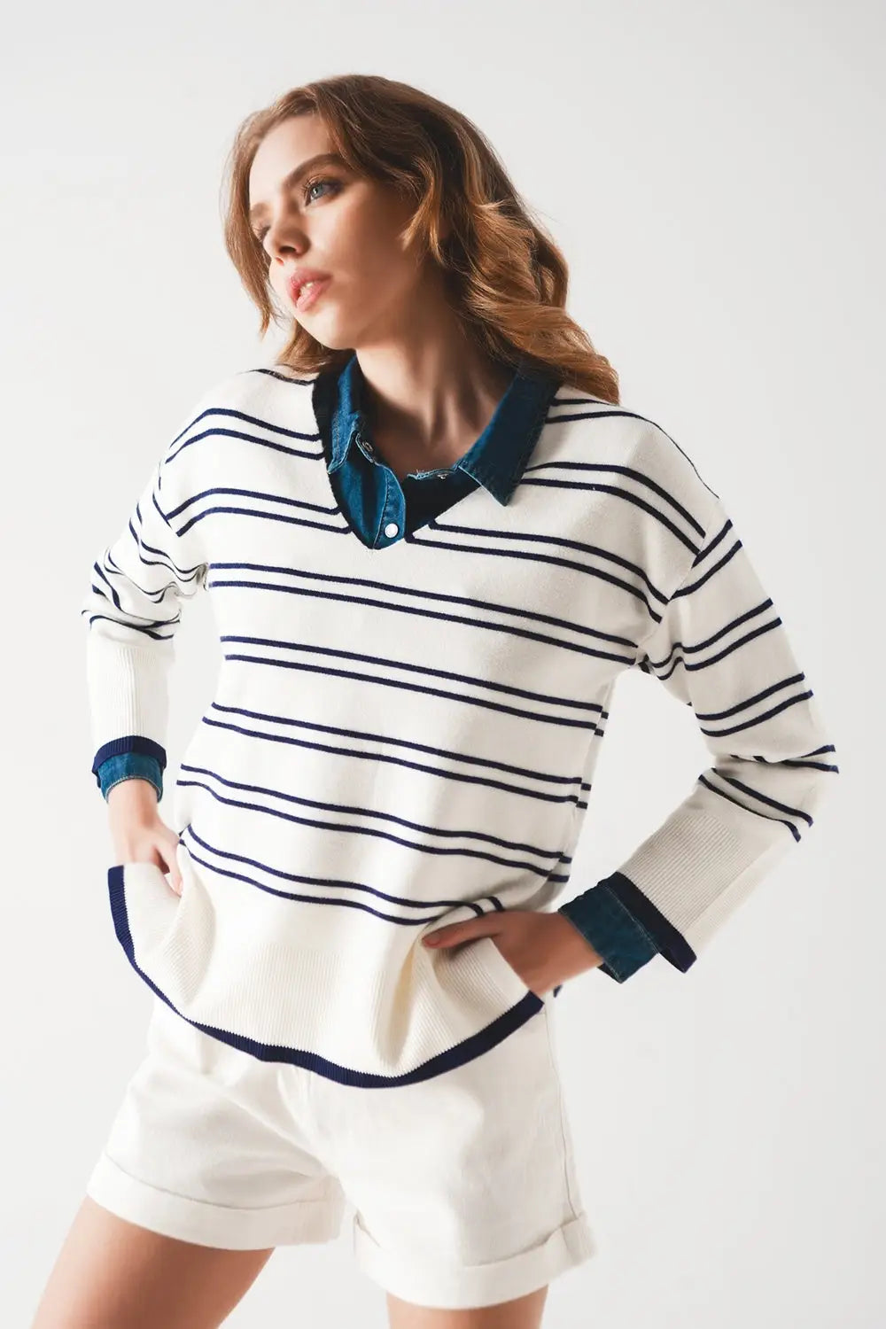 Sweater in white with navy stripe - Sweaters