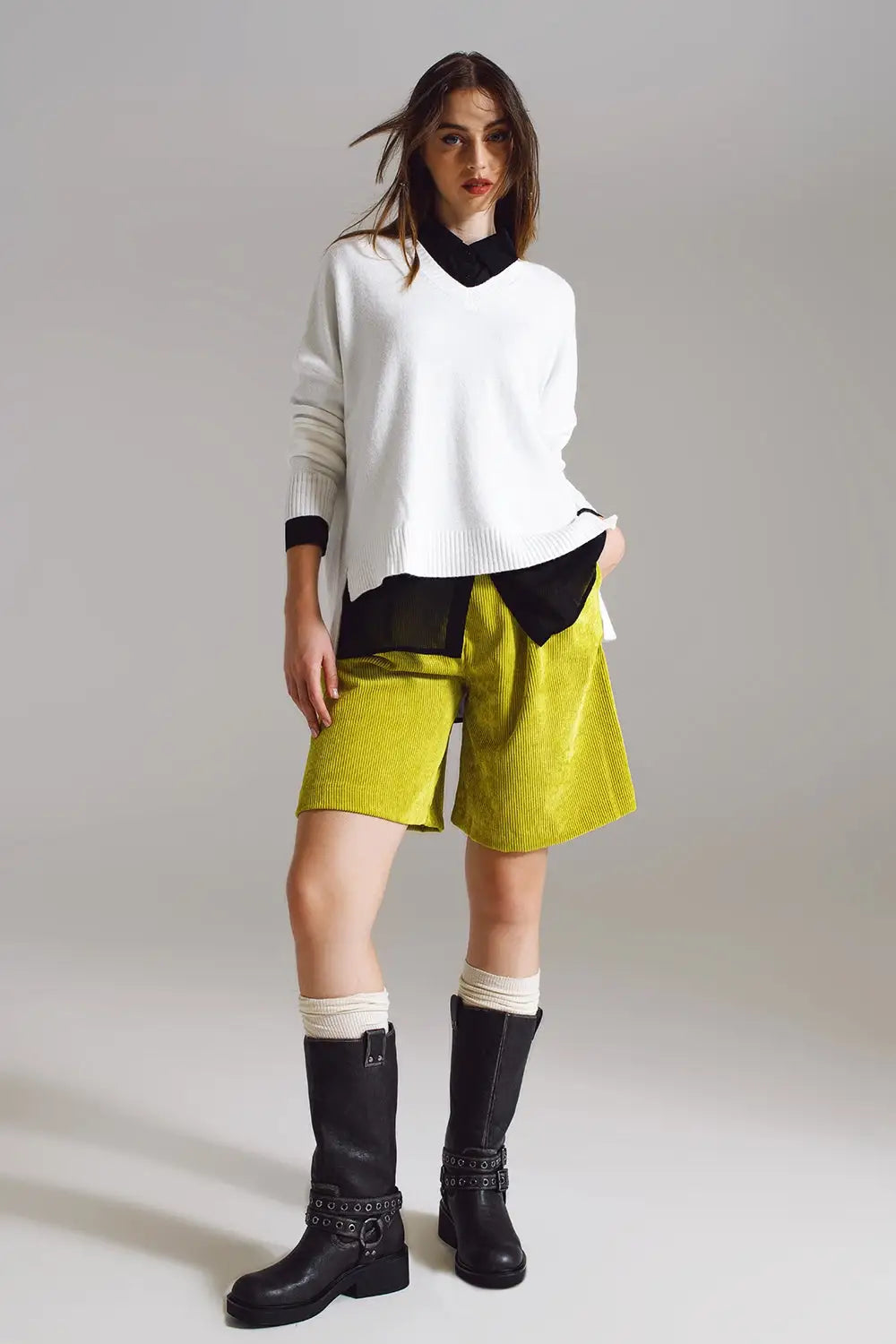 Sweater in white with V-neckline - One Size / White - Sweaters