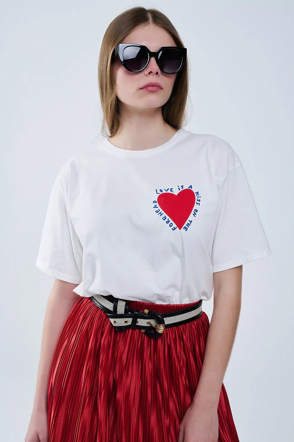 T-shirt blanc décontracté avec un motif de cœur sur le devant et dans le dos - One Size / blanc - Tops