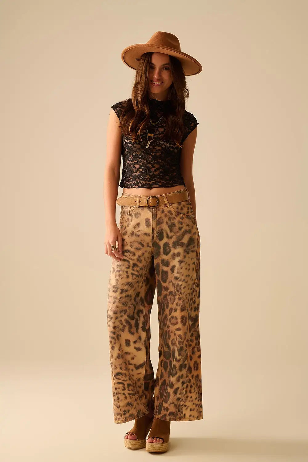 T-shirt romantique en dentelle avec manches capuchon en noir - Tops