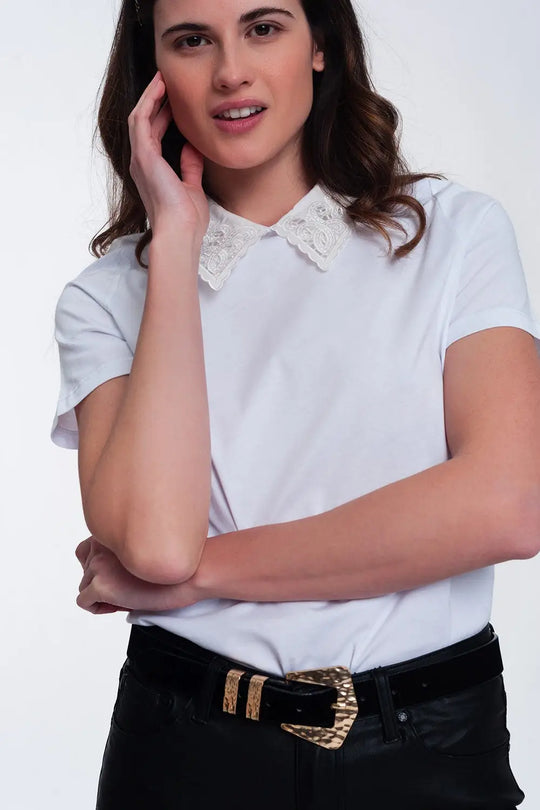 Q2 T-shirt with collar detail in white