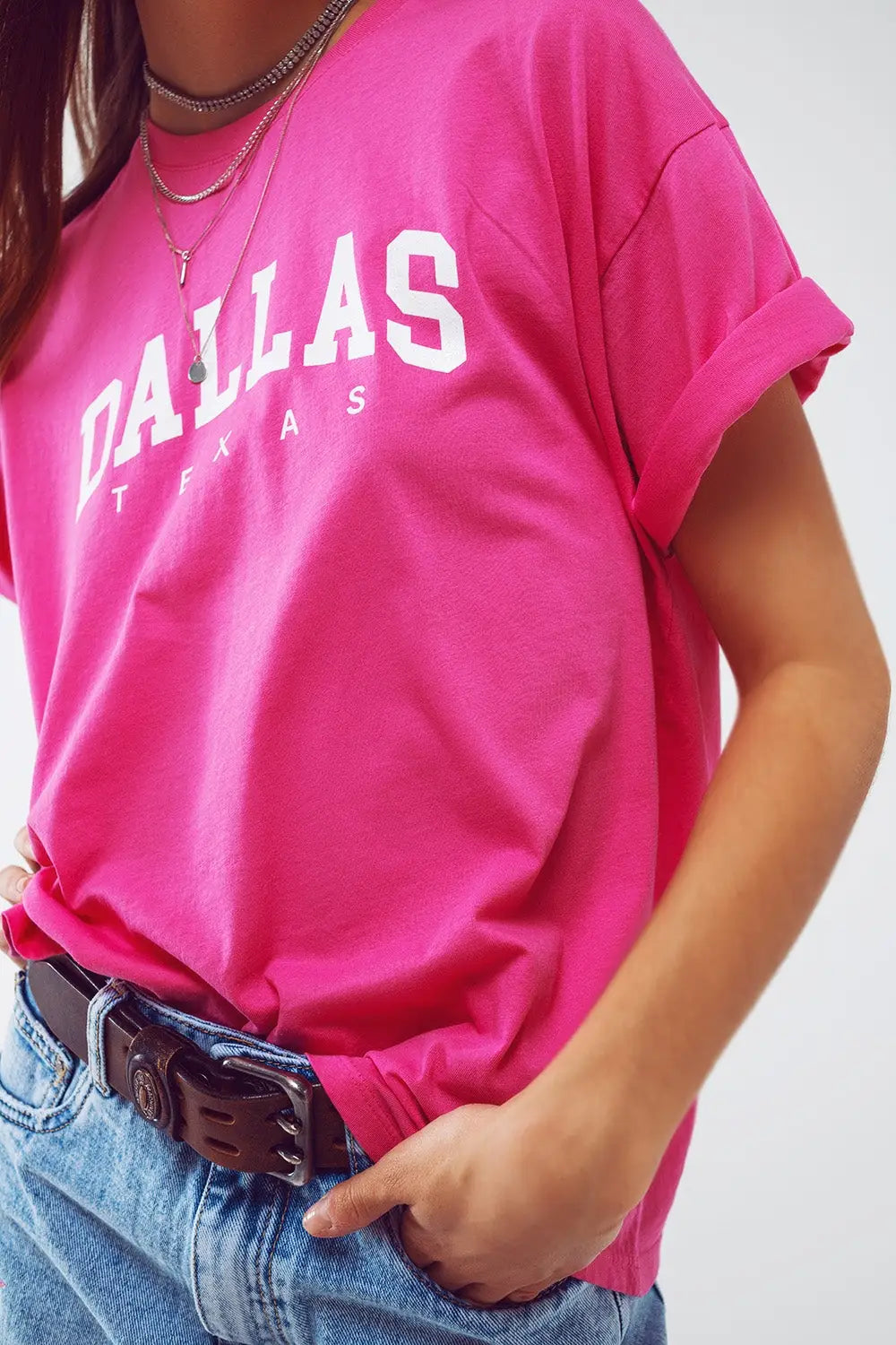 T Shirt with Dallas Texas Text in Fuchsia - One Size / Fuchsia - Tops