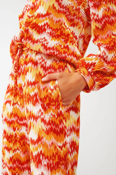 Textured Straight Leg Pants in Abstract Print - Pants