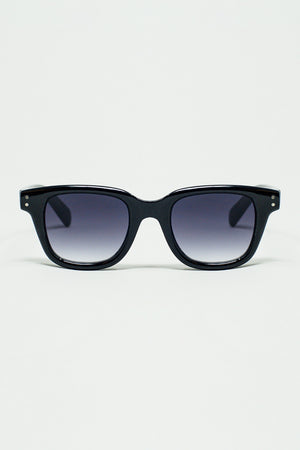 Q2 thick black delta square sunglasses