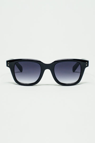 Q2 thick black delta square sunglasses