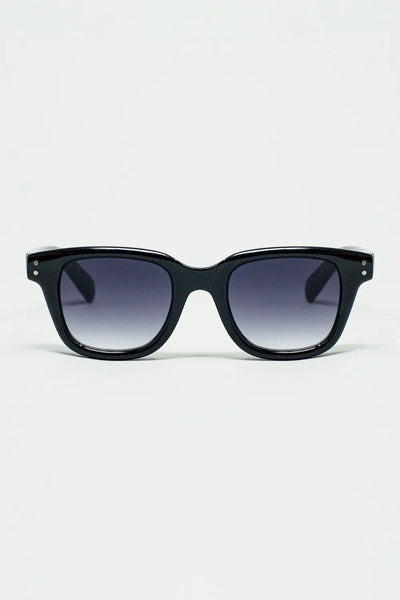 Q2 thick black delta square sunglasses